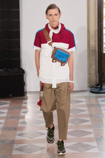 Look 24